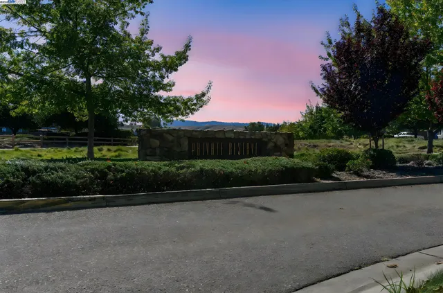 $2,100,000 | 5408 Stockton Loop, Livermore, CA 94550