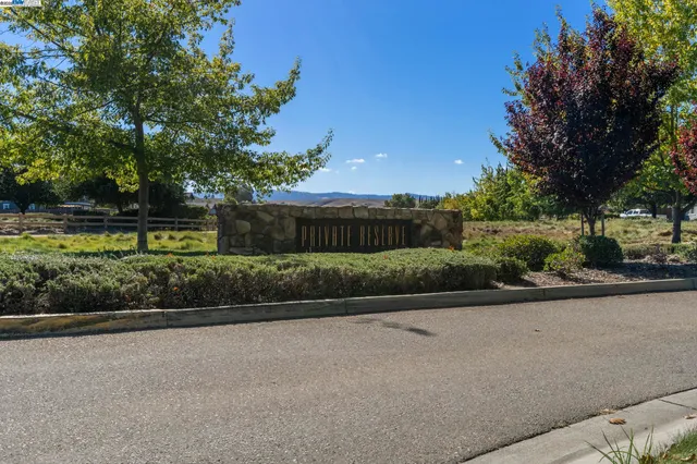 $2,100,000 | 5408 Stockton Loop, Livermore, CA 94550