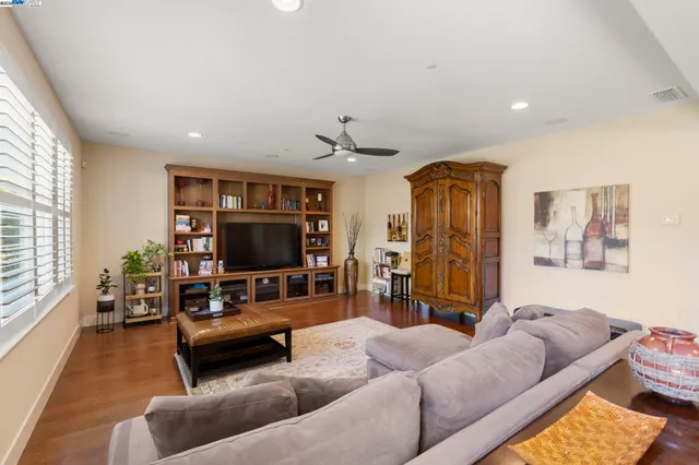 $2,100,000 | 5408 Stockton Loop, Livermore, CA 94550