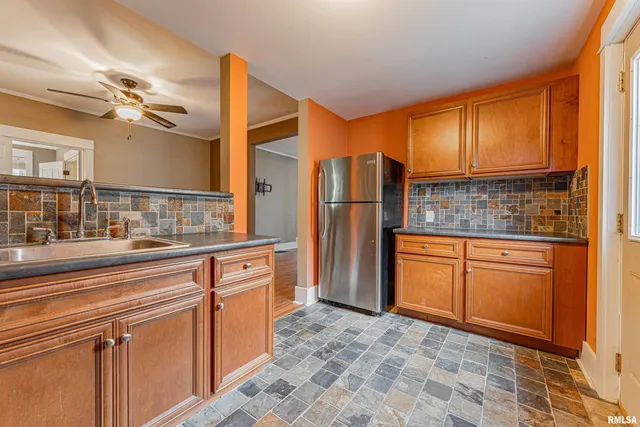 $110,000 | 413 South Elm Street, Lincoln, IL 62656