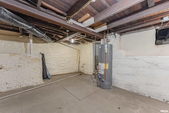 $110,000 | 413 South Elm Street, Lincoln, IL 62656