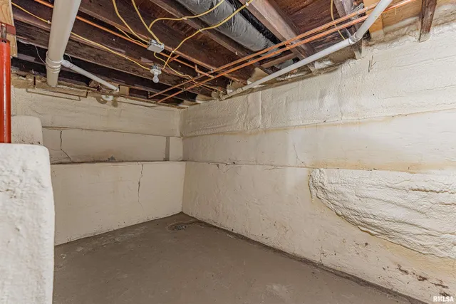 $110,000 | 413 South Elm Street, Lincoln, IL 62656