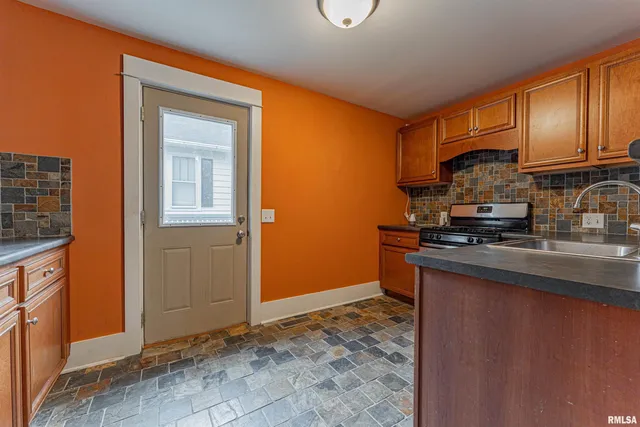 $110,000 | 413 South Elm Street, Lincoln, IL 62656