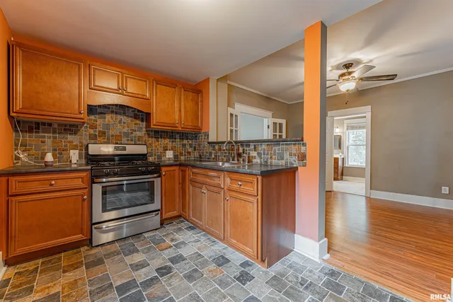 $110,000 | 413 South Elm Street, Lincoln, IL 62656