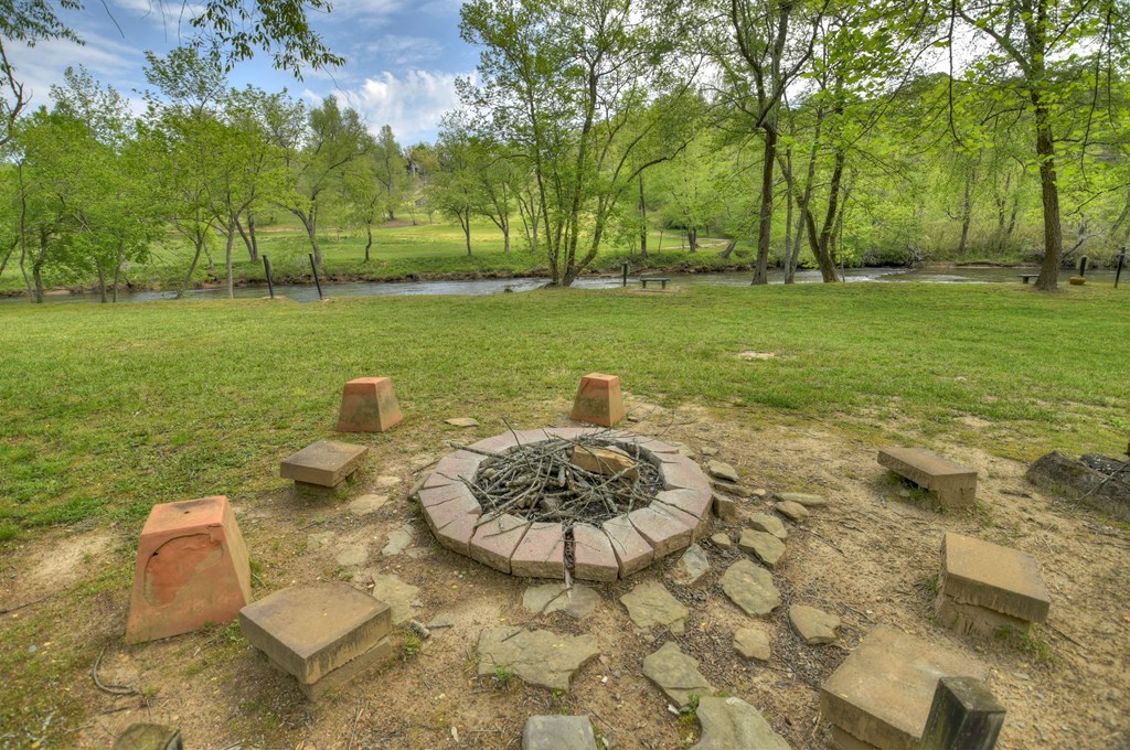 158 Spring Run Drive Blue Ridge, GA 30513 - Photo 69 of 88