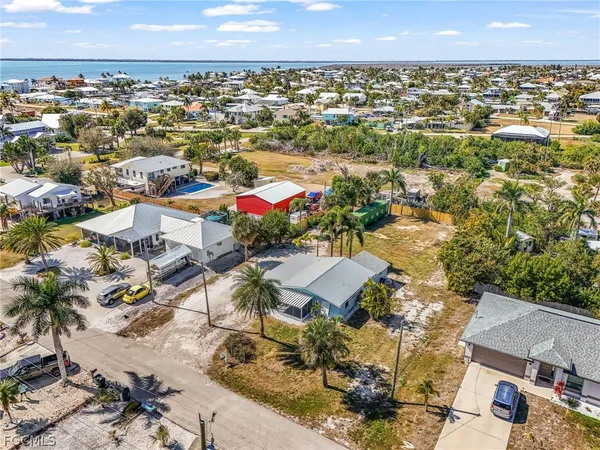 $2,500 | 2371 Baybreeze Street, St. James City, FL 33956