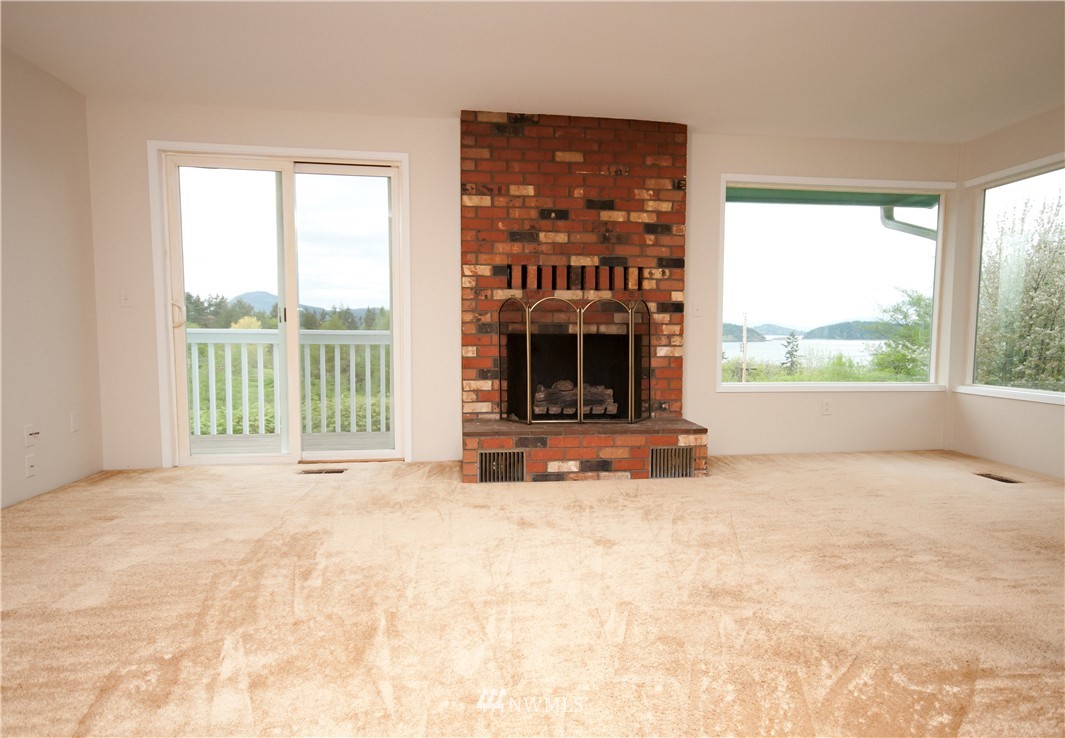 5021 Bakerview Road Oak Harbor, WA 98277 - Photo 4 of 12 Gallery Image 4