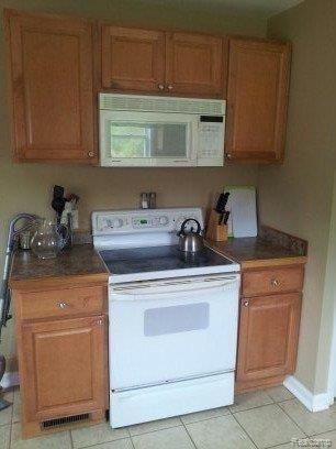 1667 Bowers Road Lapeer, MI 48446 - Photo 3 of 7 kitchen2.jpg