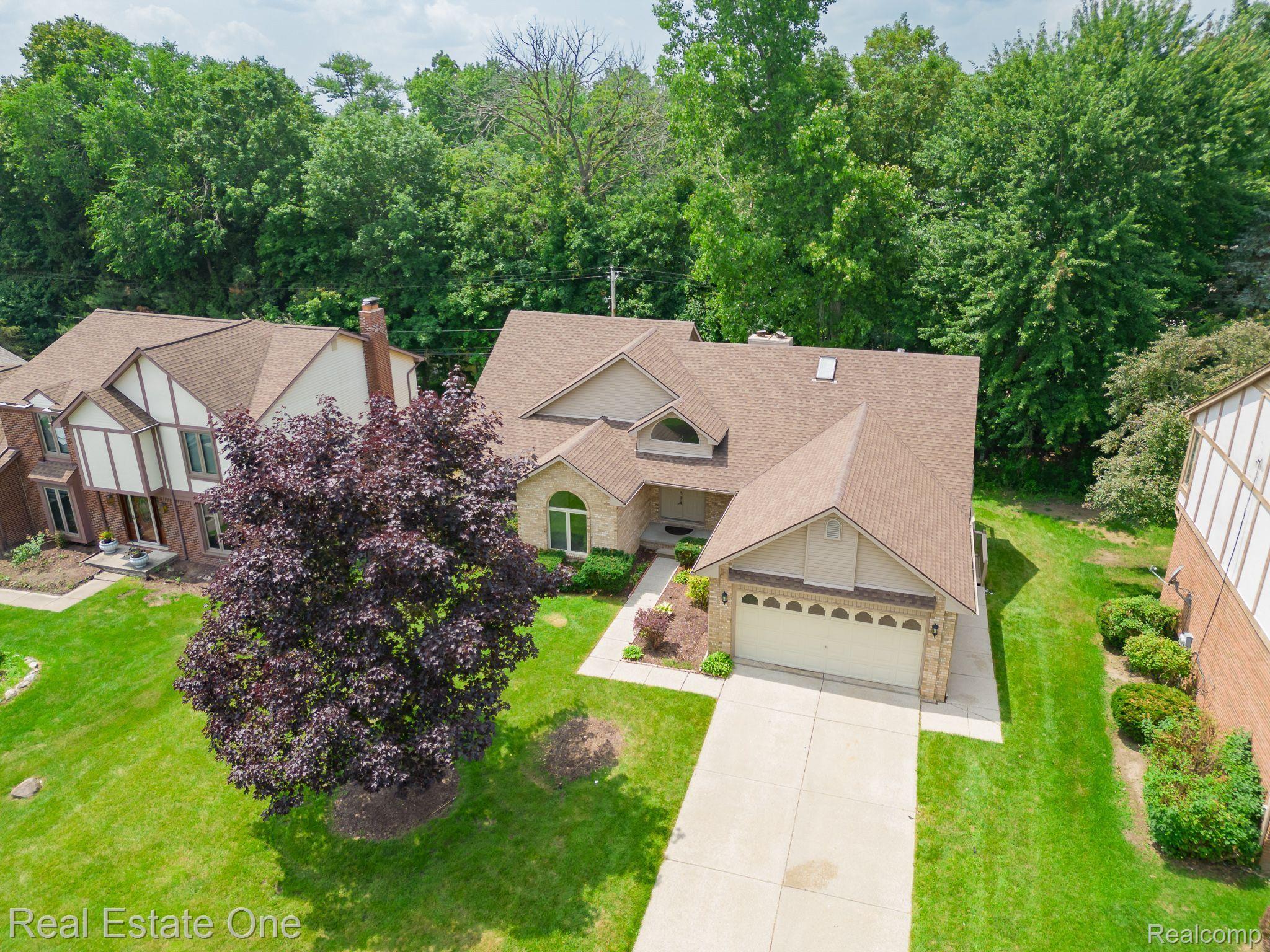 289 Rose Brier Drive Rochester, MI 48309 - Photo 3 of 42 Gallery Image 3
