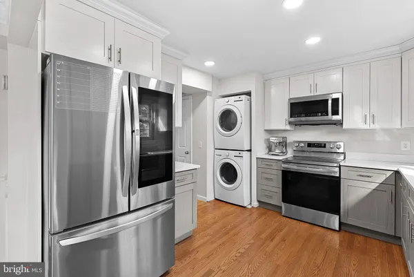 $639,900 | 6037 Meyers Landing Court, Burke, VA 22015