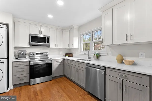 $639,900 | 6037 Meyers Landing Court, Burke, VA 22015