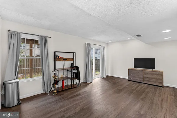 $639,900 | 6037 Meyers Landing Court, Burke, VA 22015