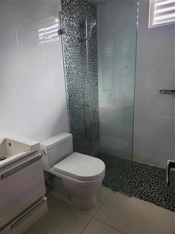 4 Adonidia, Unit HH39 Bayamon, PR 00956 - Photo 9 of 14
