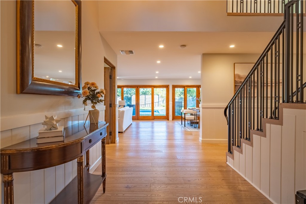 556 Camillo Road Sierra Madre, CA 91024 - Photo 15 of 52 a lobby with furniture and floor to ceiling window