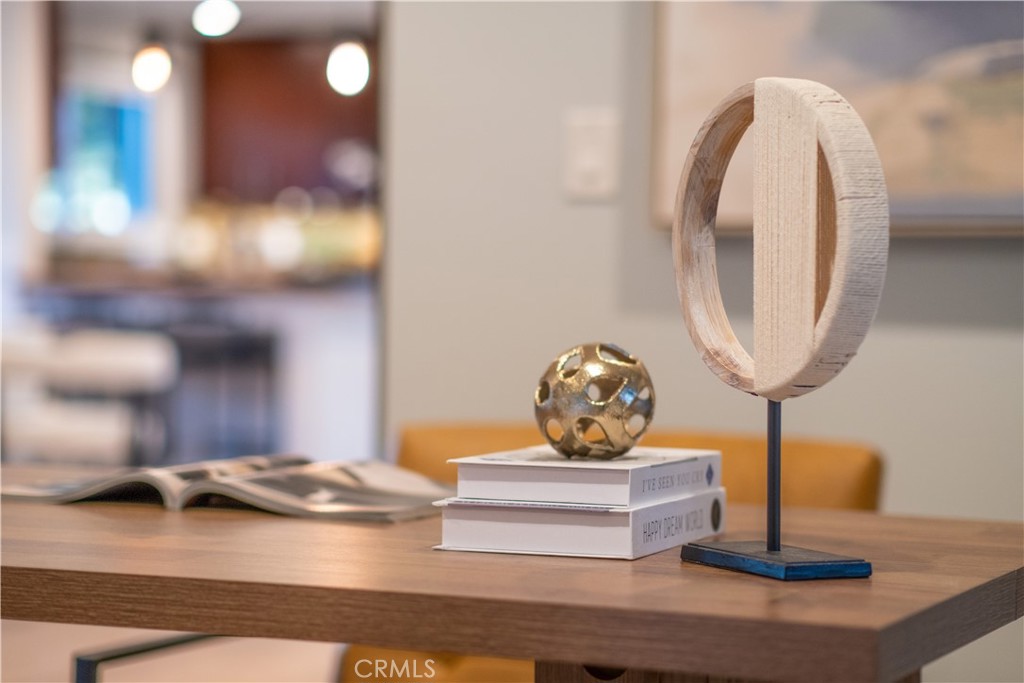 556 Camillo Road Sierra Madre, CA 91024 - Photo 32 of 52 a view of a hallway with windows