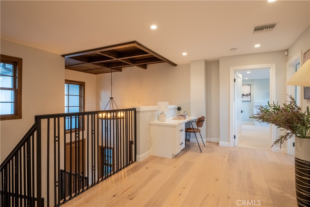 556 Camillo Road Sierra Madre, CA 91024 - Photo 37 of 52 a view of livingroom with furniture