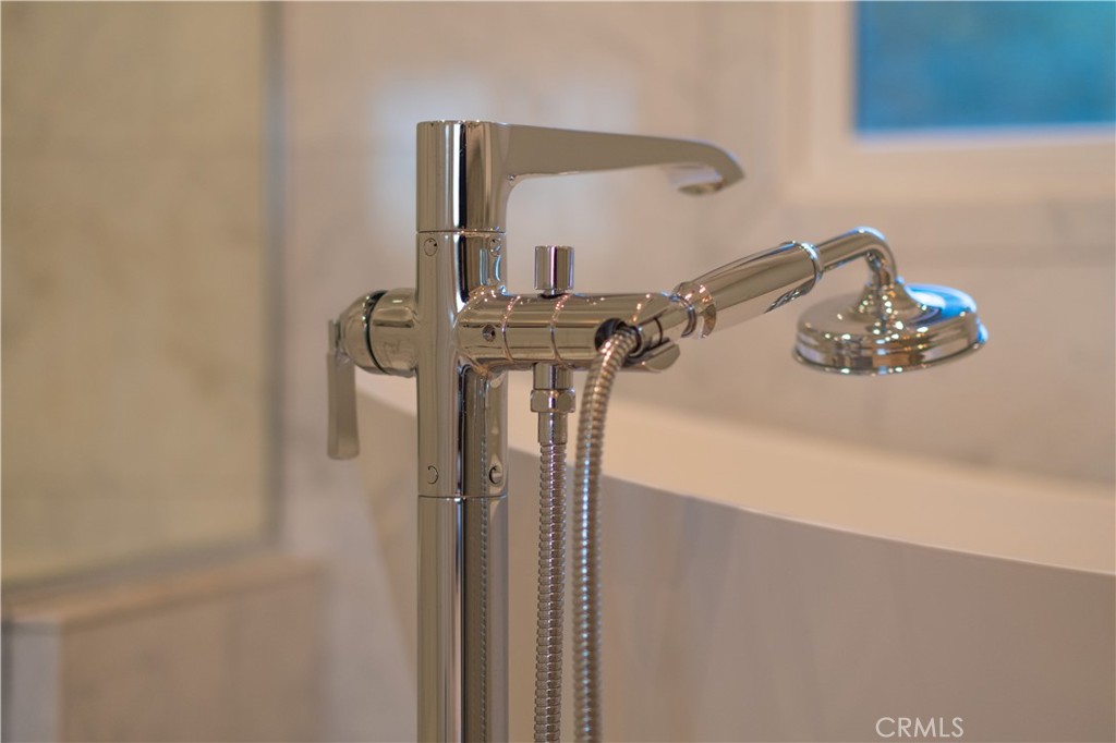 556 Camillo Road Sierra Madre, CA 91024 - Photo 44 of 52 a bathroom with a sink