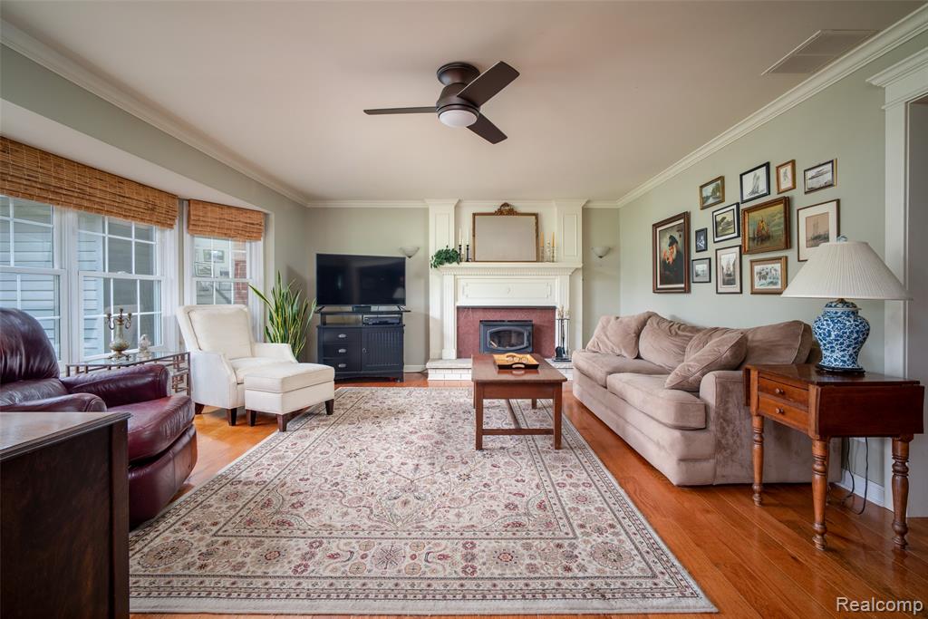 9404 North River Road Algonac, MI 48001 - Photo 6 of 37