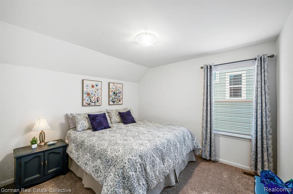 2460 Massoit Road Royal Oak, MI 48073 - Photo 26 of 47