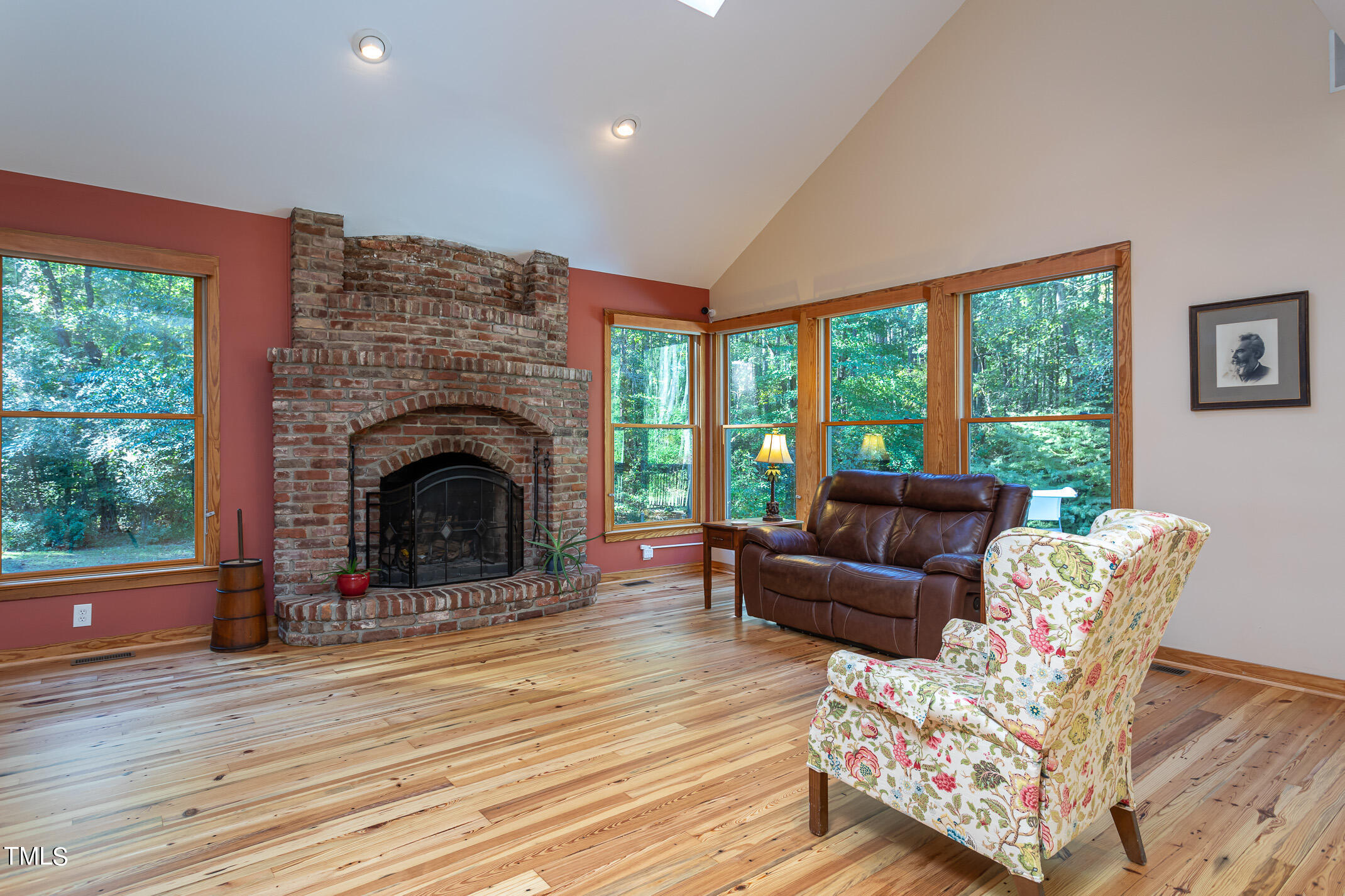 Great Room w/ Fireplace