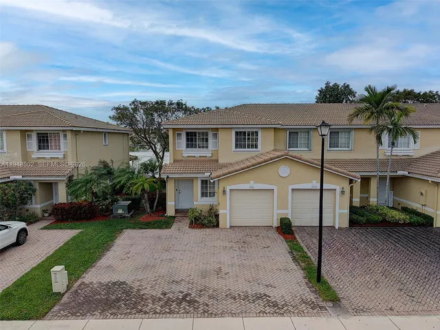 a front view of house with yard