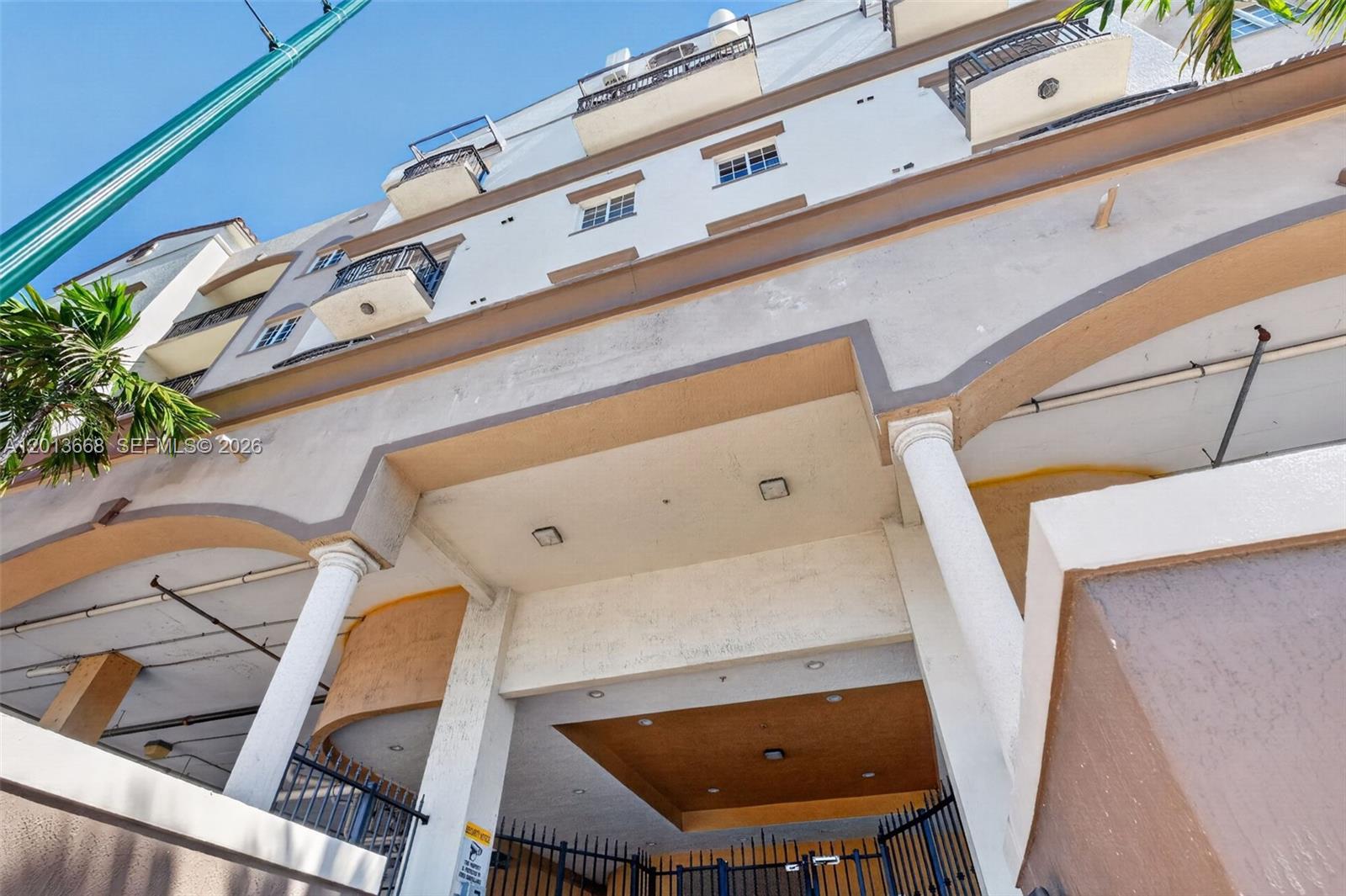 Granada Condo
