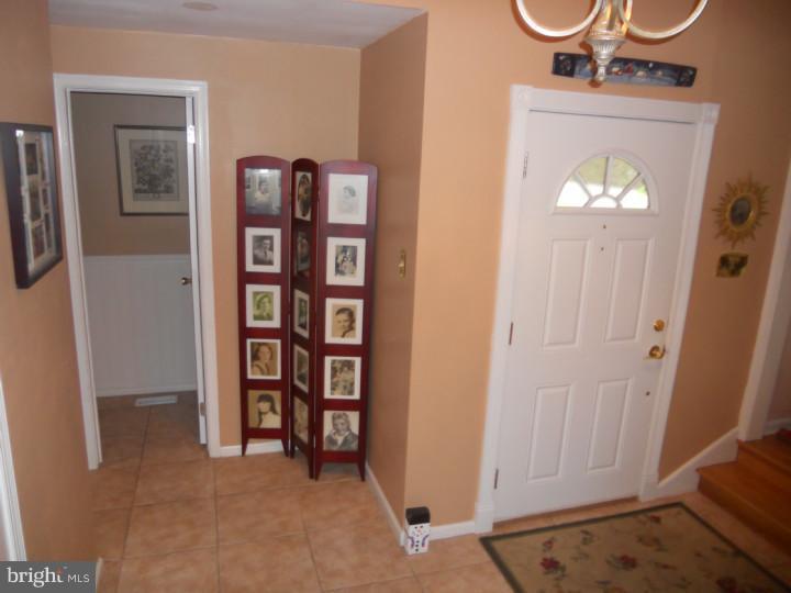 8 Signal Hill Road Cherry Hill, NJ 08003 - Photo 9 of 23 Gallery Image 9