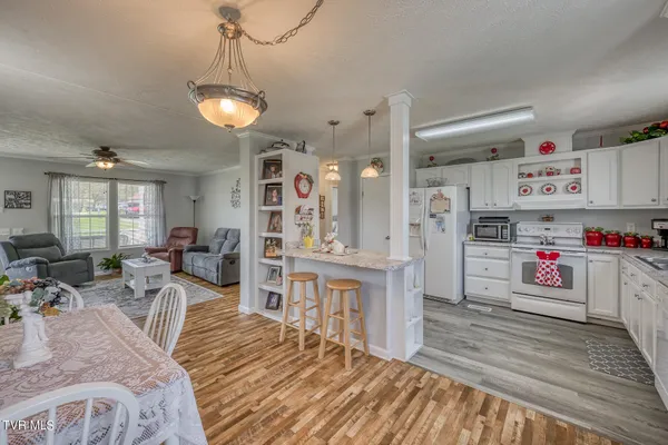 $199,900 | 928 Highway 421 North, Mountain City, TN 37683
