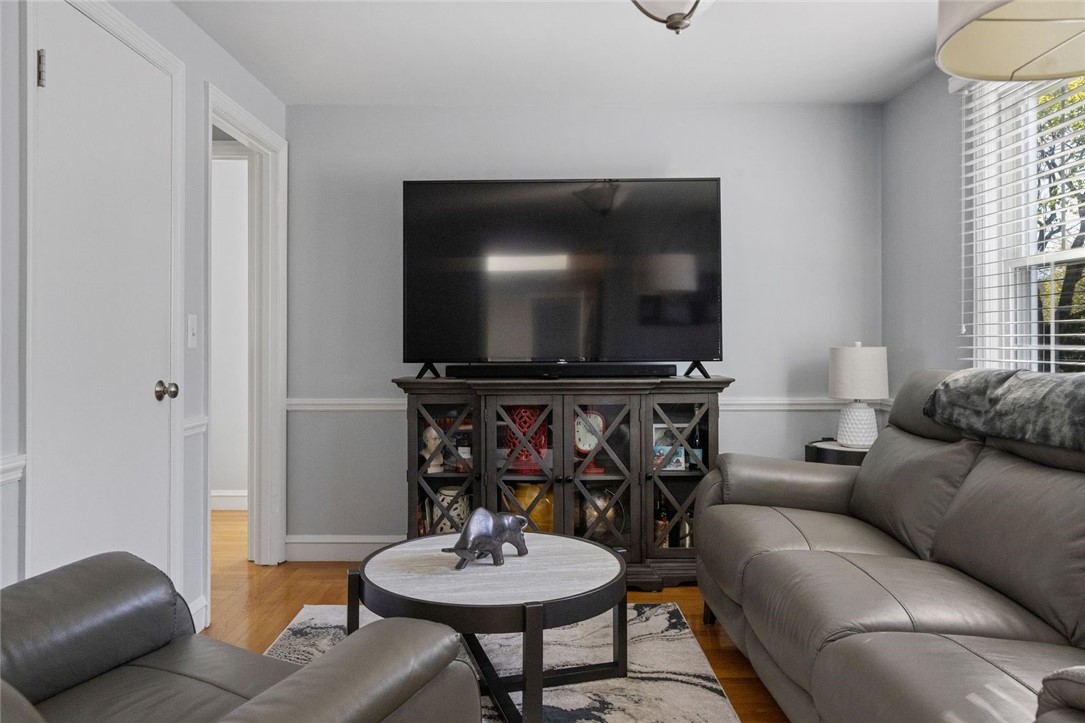 47 Willow Drive Cranston, RI 02920 - Photo 11 of 26