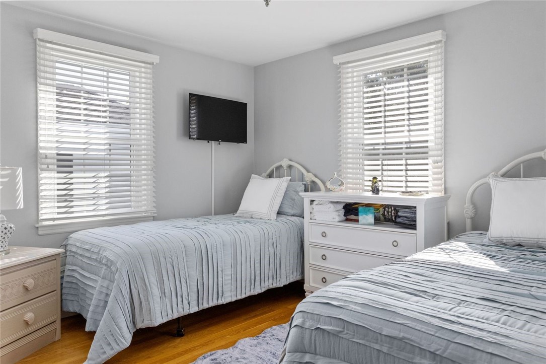 47 Willow Drive Cranston, RI 02920 - Photo 12 of 26