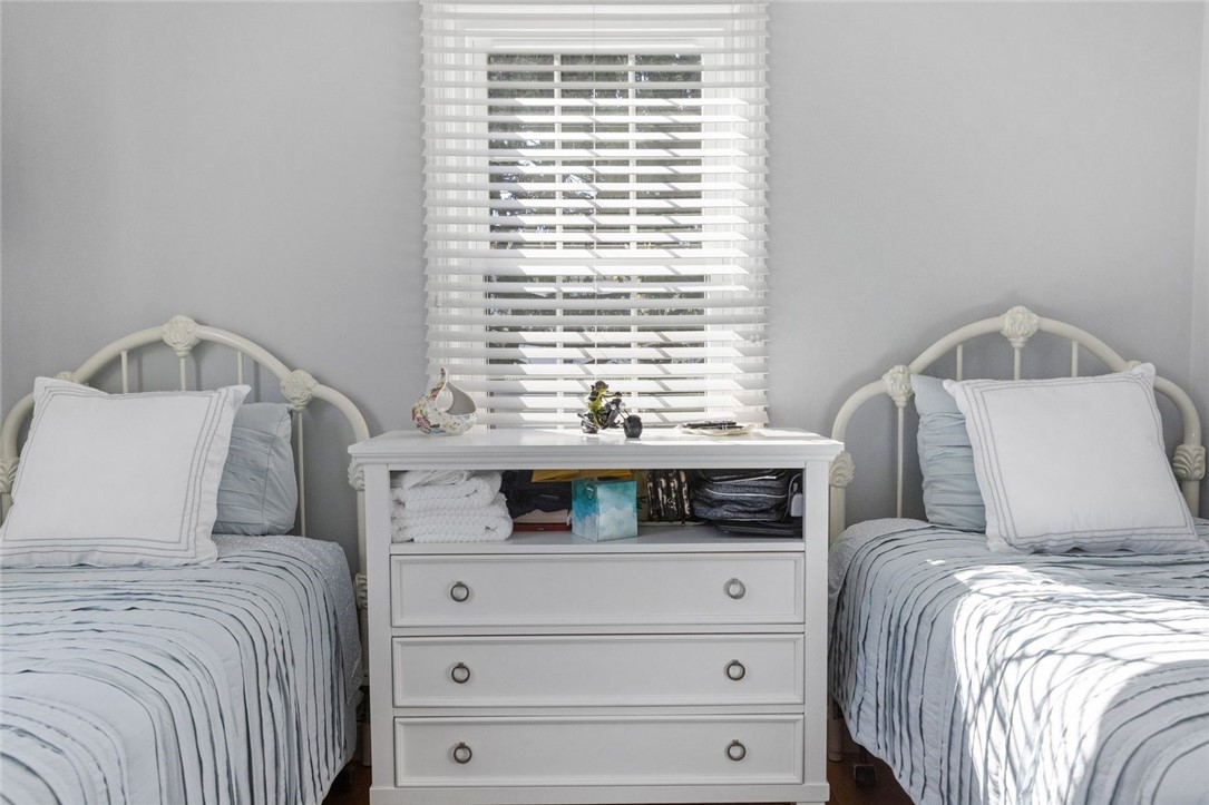 47 Willow Drive Cranston, RI 02920 - Photo 13 of 26