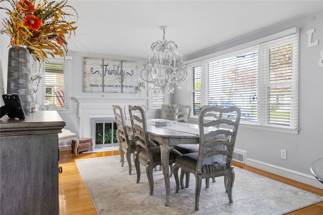 47 Willow Drive Cranston, RI 02920 - Photo 4 of 26