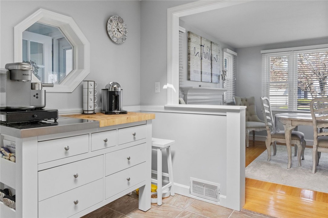 47 Willow Drive Cranston, RI 02920 - Photo 9 of 26