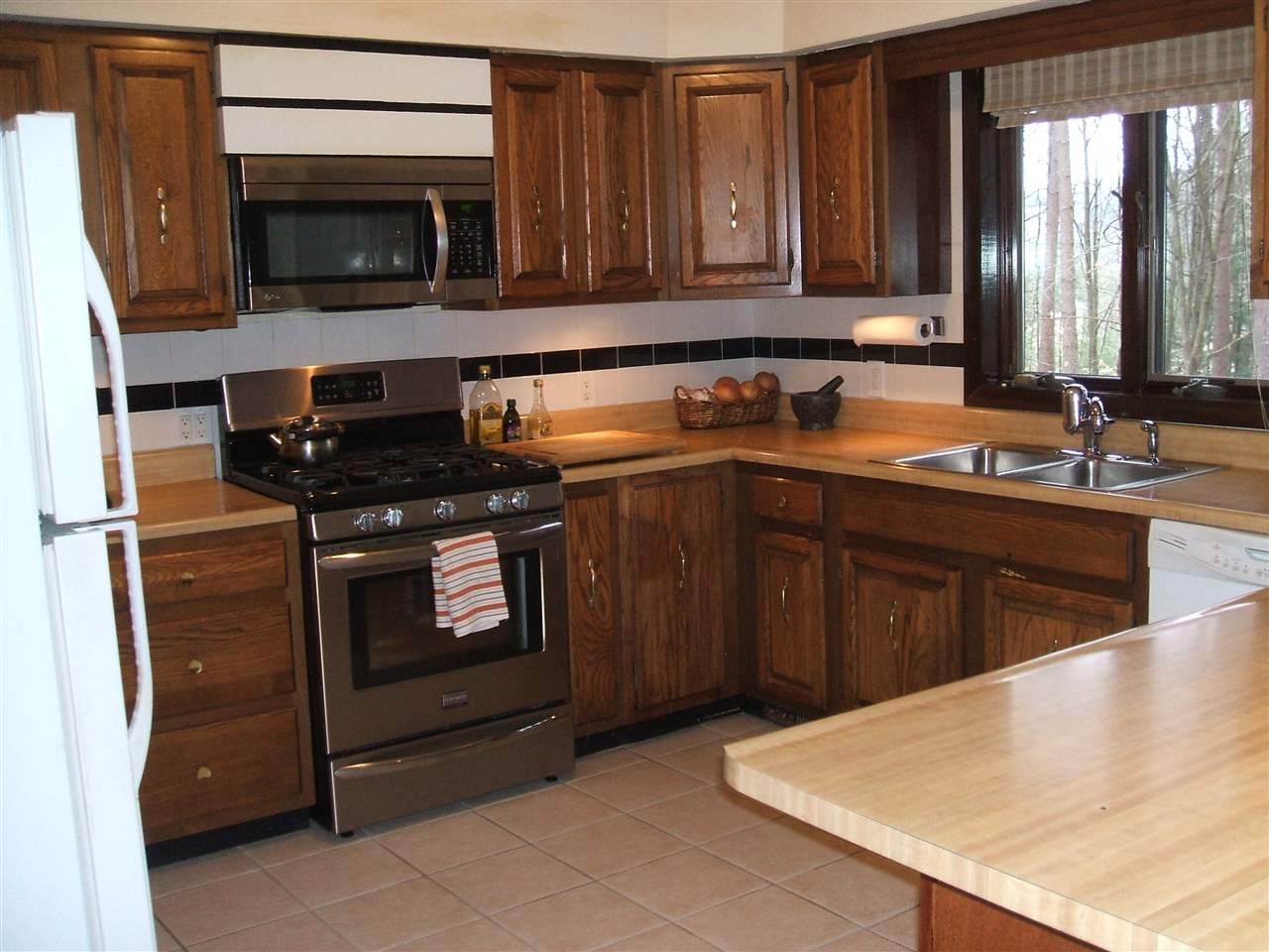 295 Tichenor Road Hartford, VT 05059 - Photo 8 of 34 Gallery Image 8