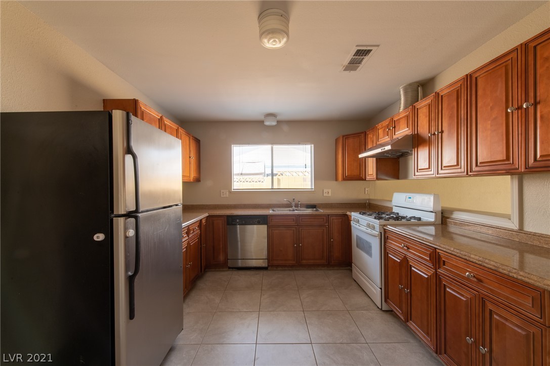 201 Bahama Road Las Vegas, NV 89145 - Photo 9 of 38 Gallery Image 9
