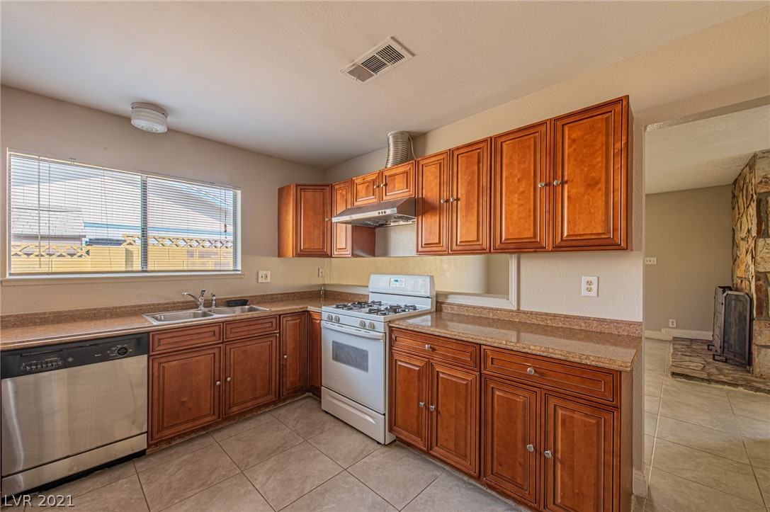 201 Bahama Road Las Vegas, NV 89145 - Photo 10 of 38 Gallery Image 10