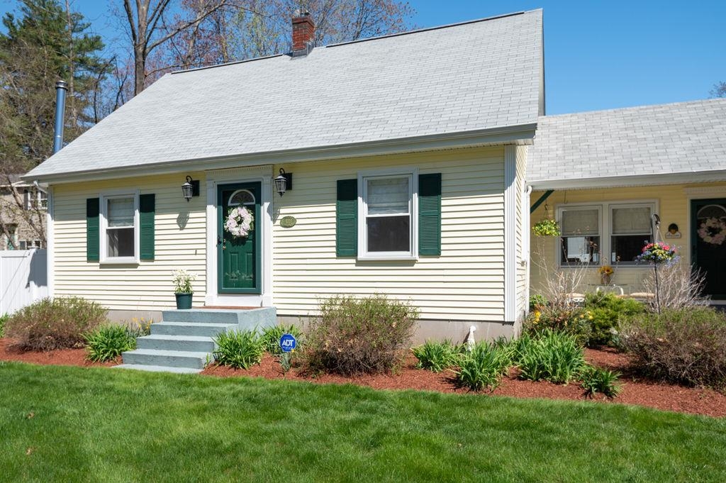 438 Manchester Road Auburn, NH 03032 - Photo 4 of 44
