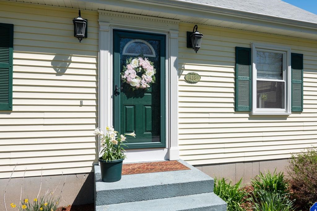 438 Manchester Road Auburn, NH 03032 - Photo 6 of 44