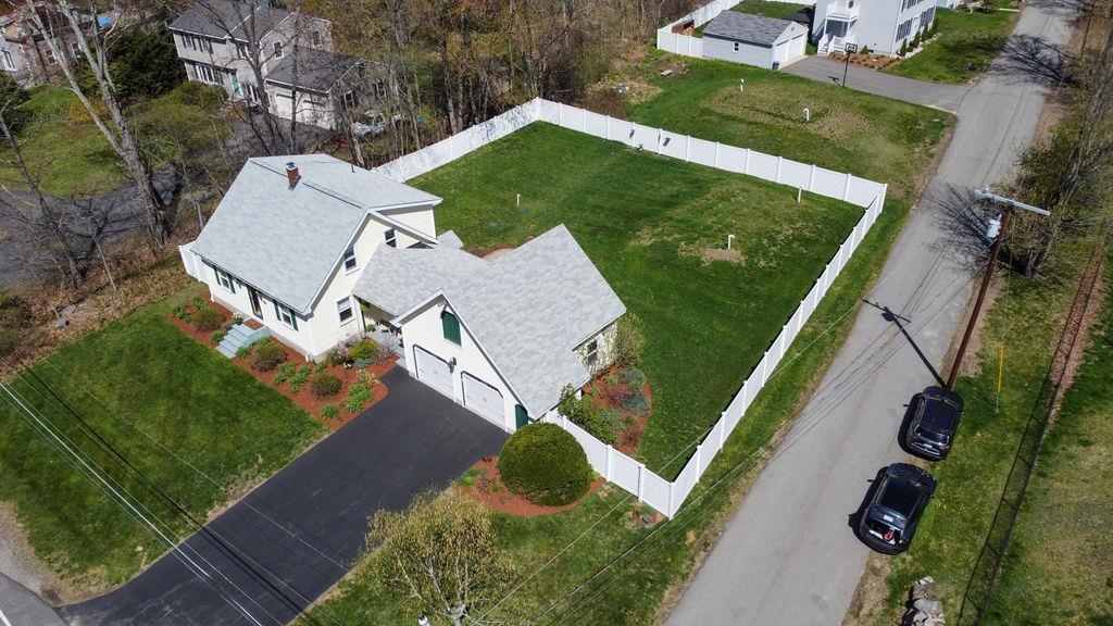 438 Manchester Road Auburn, NH 03032 - Photo 8 of 44