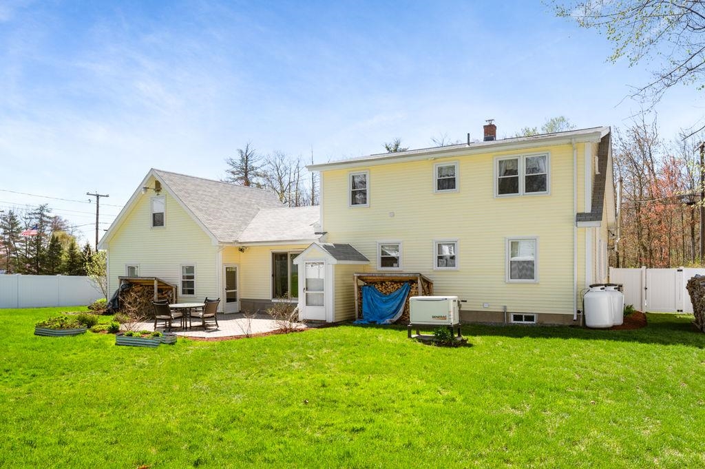 438 Manchester Road Auburn, NH 03032 - Photo 10 of 44