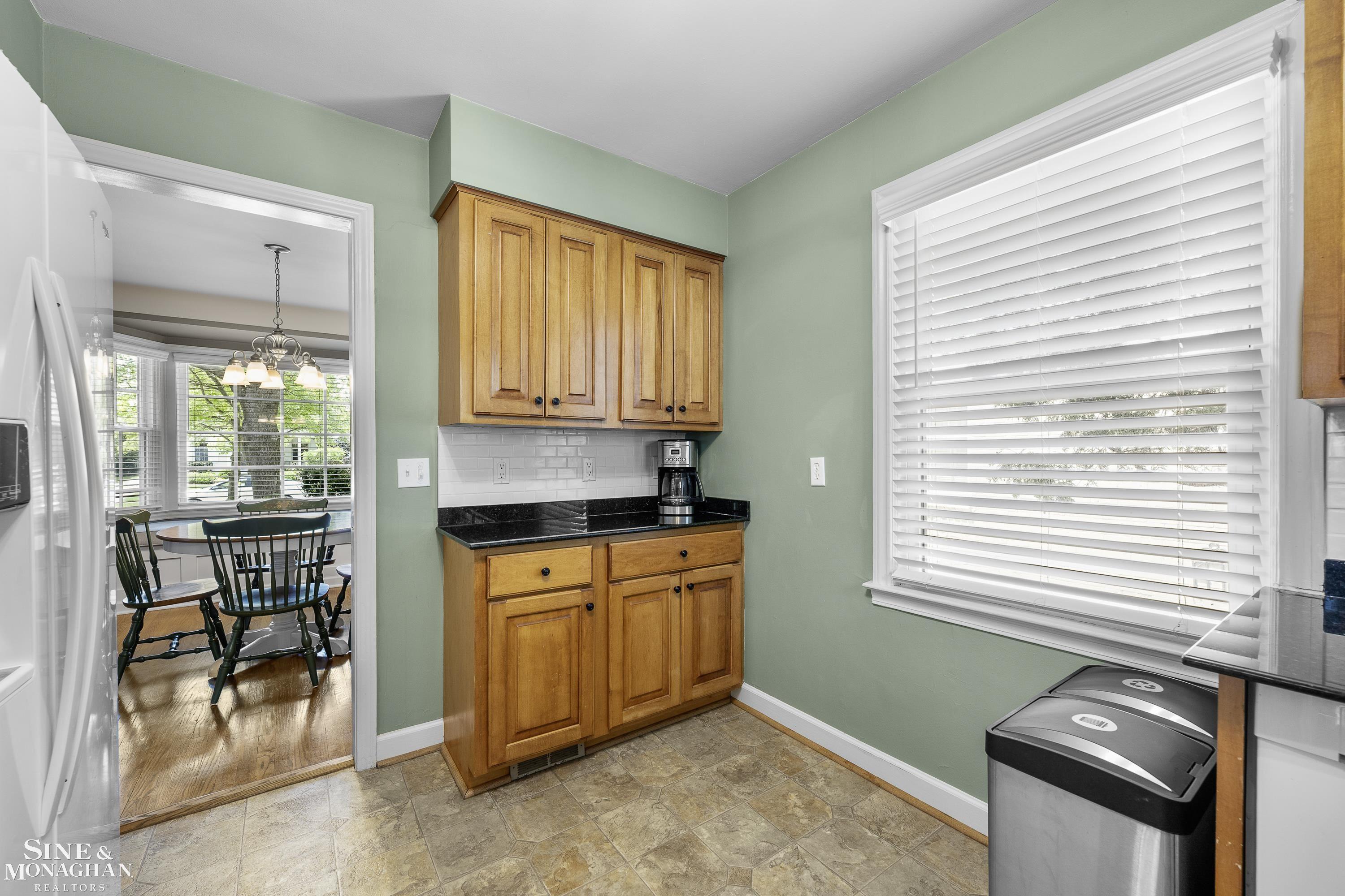 1984 Lancaster Street Grosse Pointe Woods, MI 48236 - Photo 13 of 33