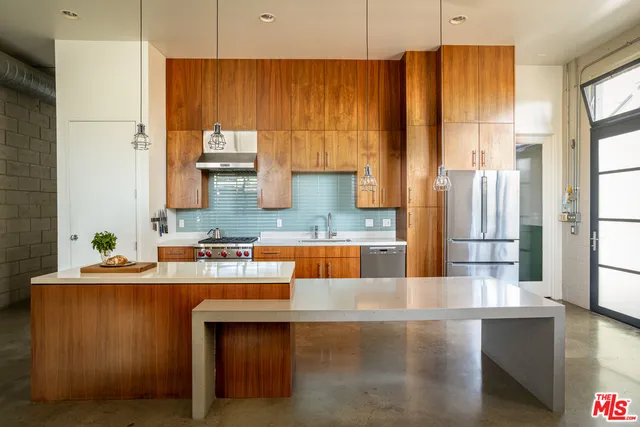 $1,585,000 | 1534 17th Street, Unit 105, Santa Monica, CA 90404