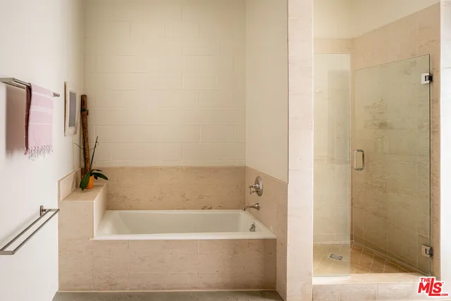 $1,585,000 | 1534 17th Street, Unit 105, Santa Monica, CA 90404