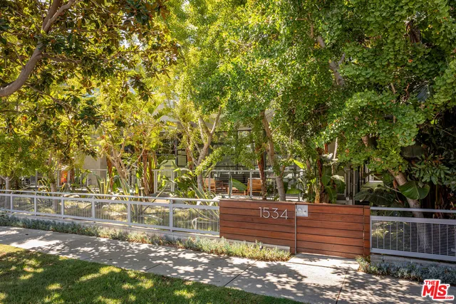 $1,585,000 | 1534 17th Street, Unit 105, Santa Monica, CA 90404