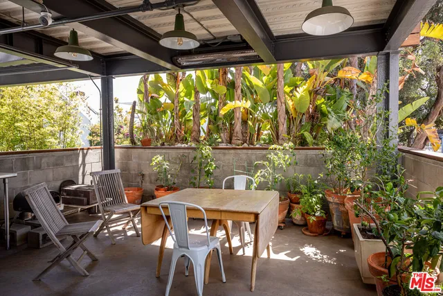 $1,585,000 | 1534 17th Street, Unit 105, Santa Monica, CA 90404