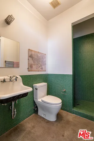 $1,585,000 | 1534 17th Street, Unit 105, Santa Monica, CA 90404