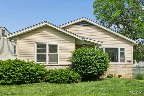 $239,000 | 630 Bell Avenue, Webster Groves, MO 63119