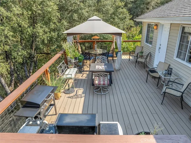 a view of an outdoor space and a yard