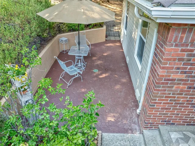a view of an outdoor space with seating area