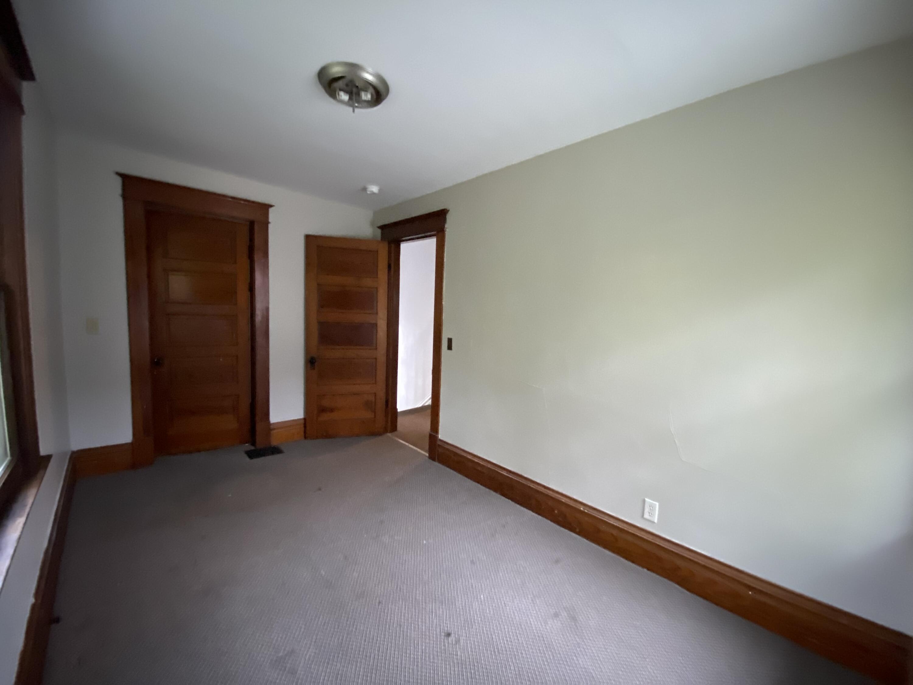 726 Forest Street Kalamazoo, MI 49008 - Photo 9 of 17 Photo Oct 19 2023, 3 00 47 PM